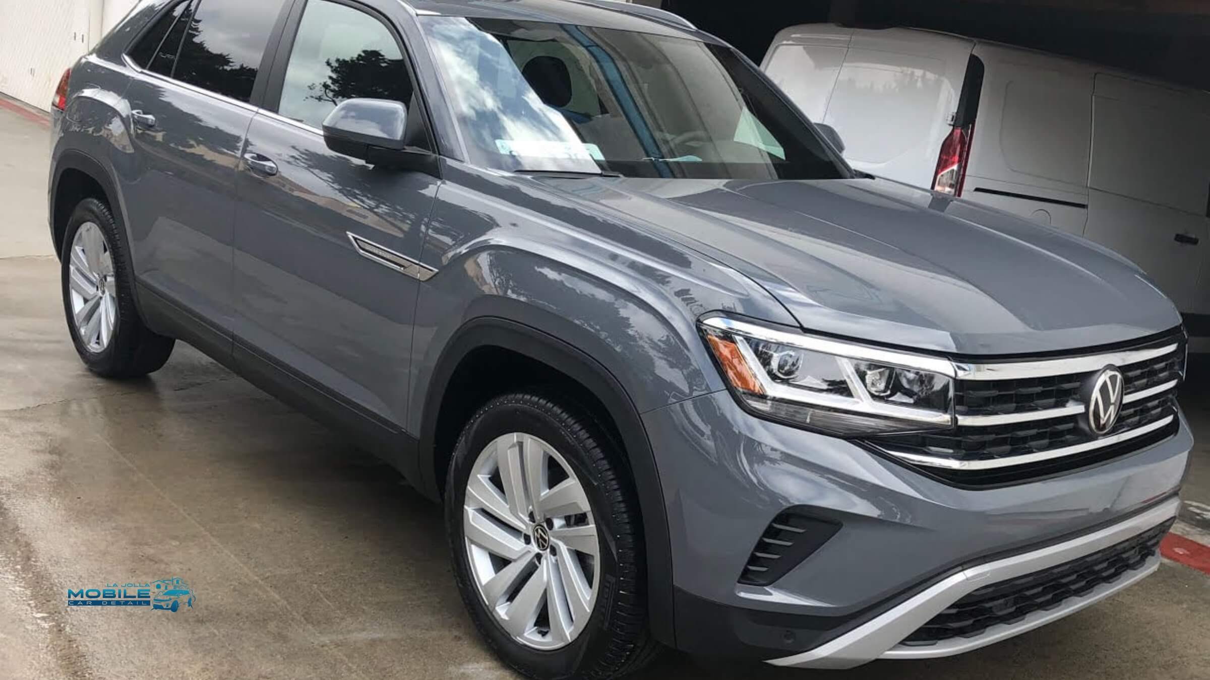Exterior car detailing cost for SUVs in San Diego, a Volkswagen SUV with a premium wax finish.